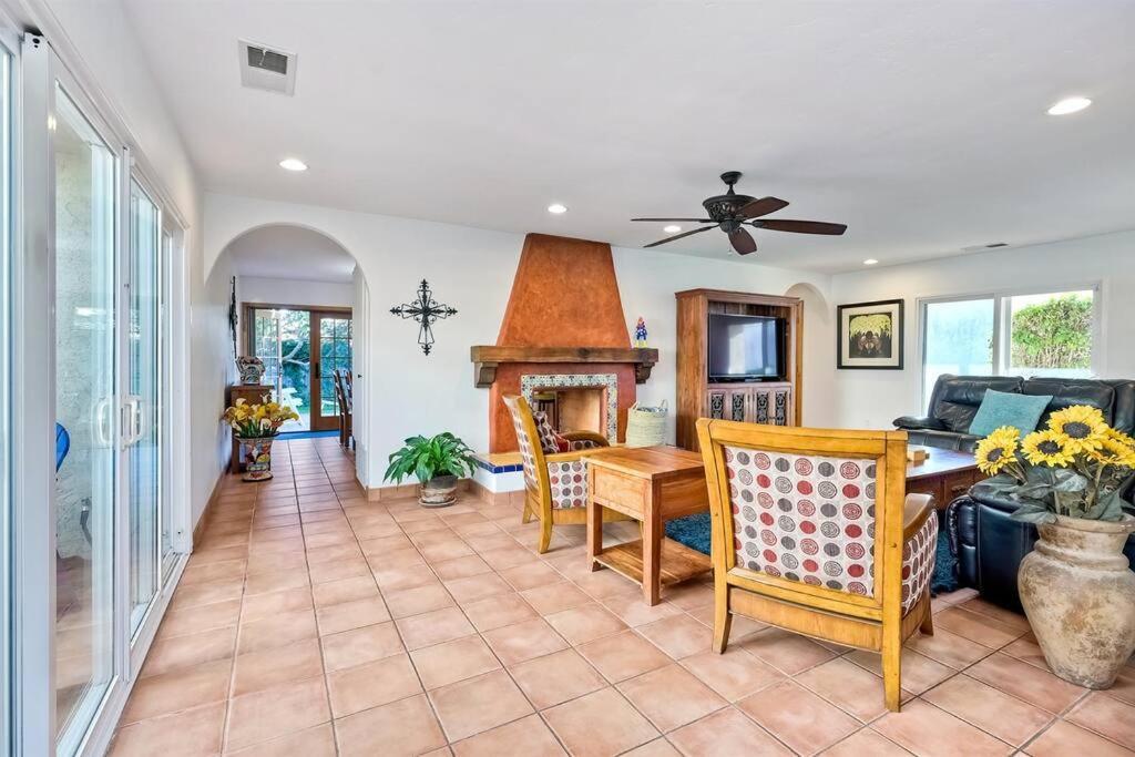 Great Group Retreat! Hacienda Decor, Spacious Floor Plan, Private Backyard Carlsbad Eksteriør billede