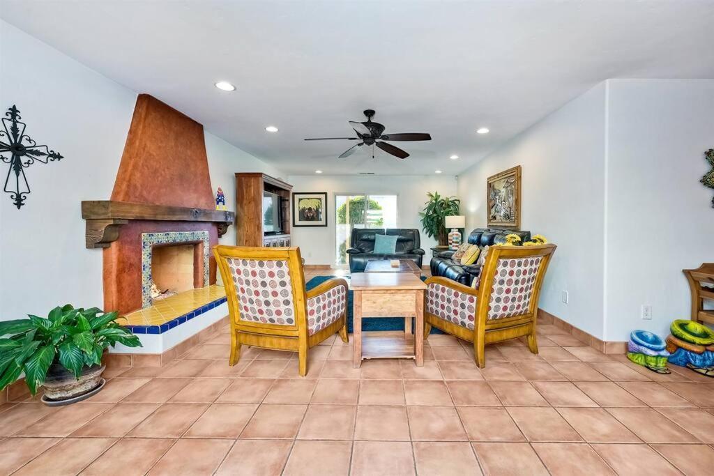 Great Group Retreat! Hacienda Decor, Spacious Floor Plan, Private Backyard Carlsbad Eksteriør billede